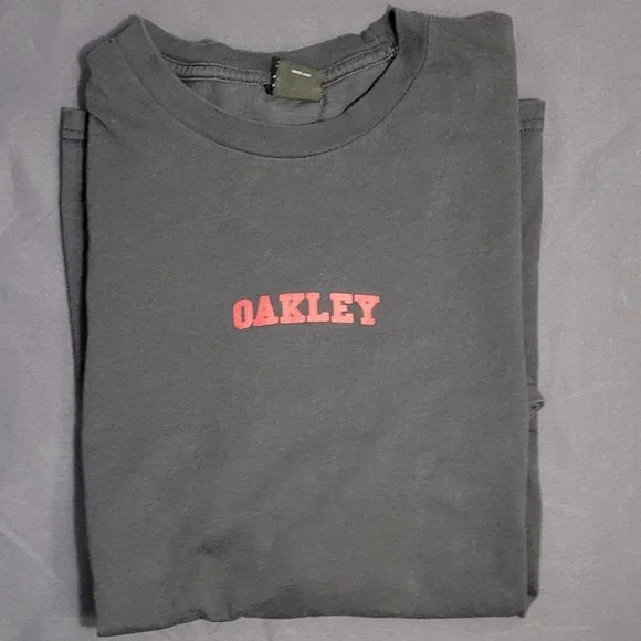 OAKLEY BLACK TSHIRT WITH RED WHITE AND BLUE STARS ABS STRIPES OAKLEY LOGO DESIGN - Picture 4 of 6